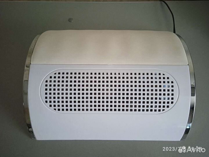 Вытяжка для маникюра и педикюра