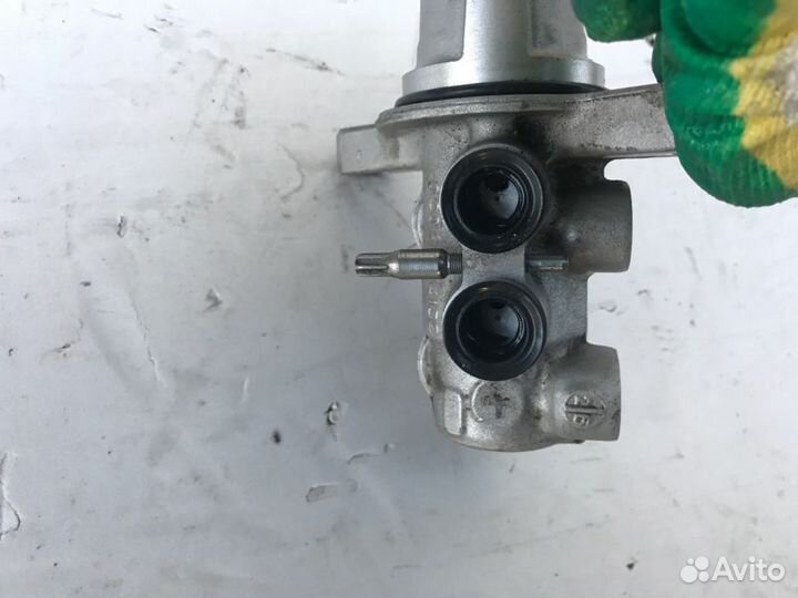 Главный тормозной цилиндр Ford Transit 2010