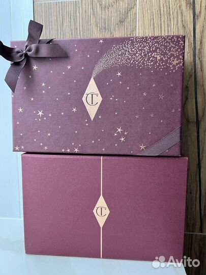 Charlotte Tilbury фирменные коробки