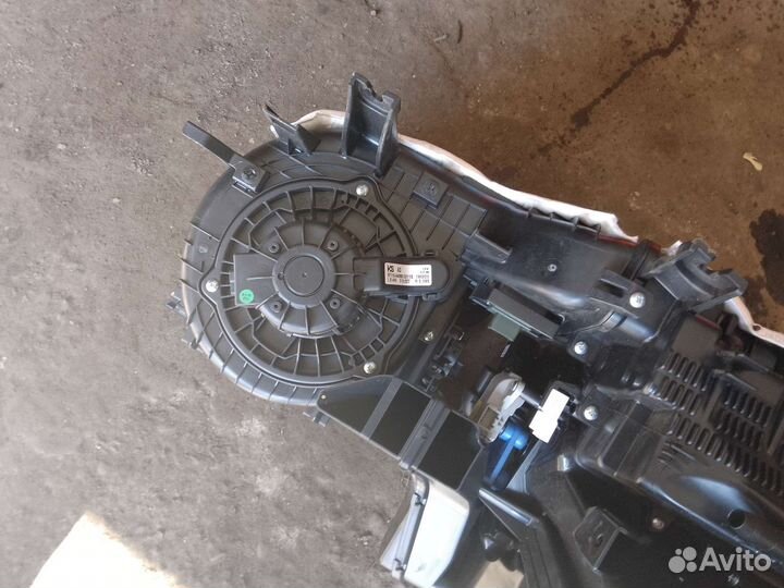 Моторчик печки.хендай элантра 6