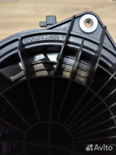 Ручка крышки багажника Volkswagen Golf 6