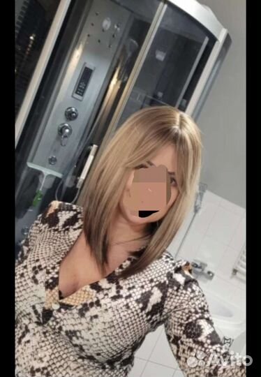 Парик каре с челкой блонд амбре