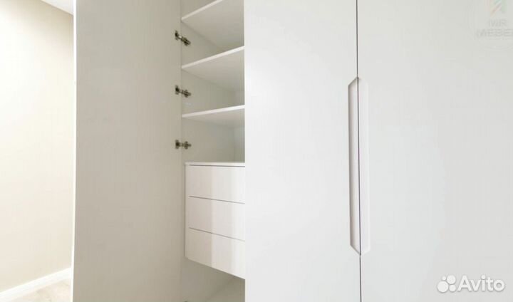 Шкаф зеркальный