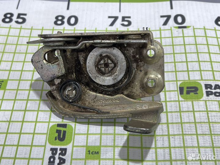 Замок задней левой двери для ваз 2103