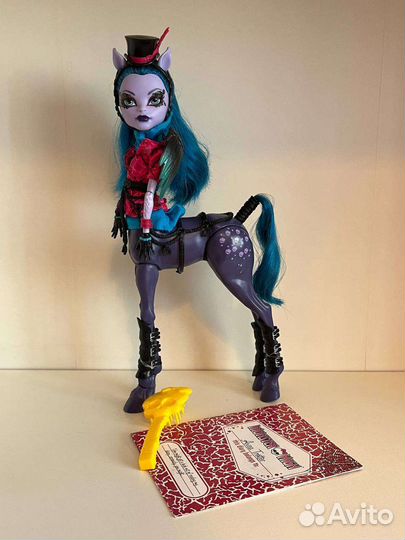 Кукла Монстер Хай Авиа Троттер