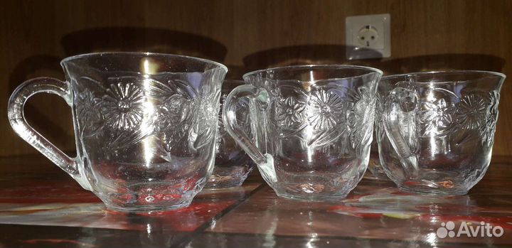 Чашки, солонка, перечница, салфетница