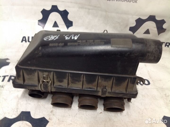 Корпус воздушного фильтра Mercedes C180. W202. 1.8