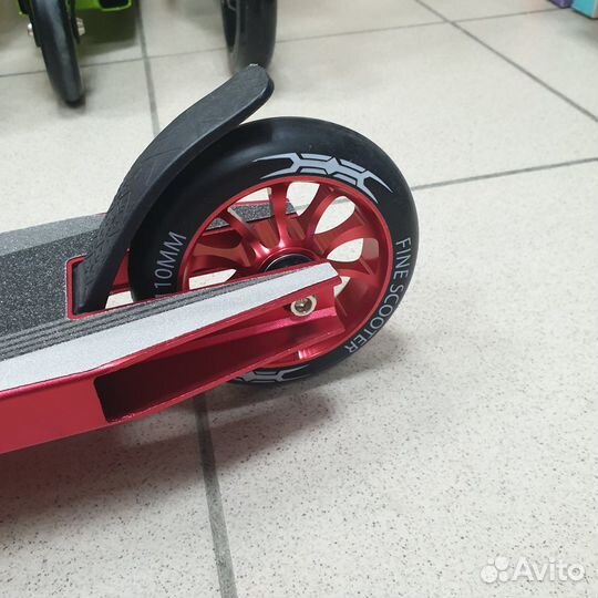 Самокат трюковой Fine Красный