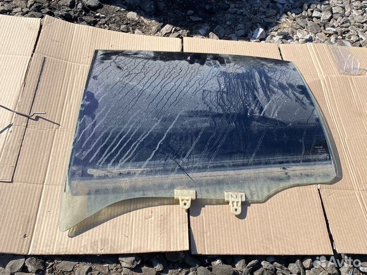 Стекло заднее левое nissan cefiro a32
