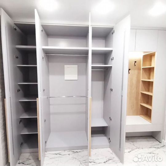 Распашной шкаф