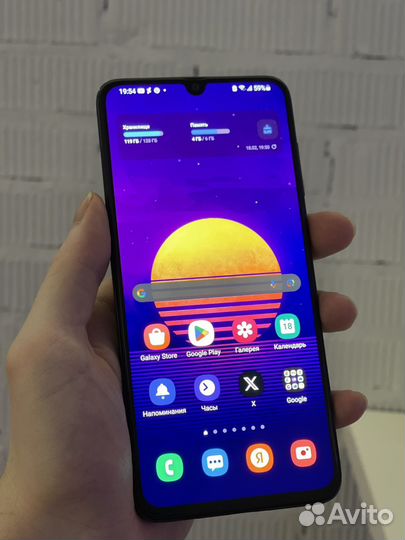 Samsung Galaxy A70, 6/128 ГБ