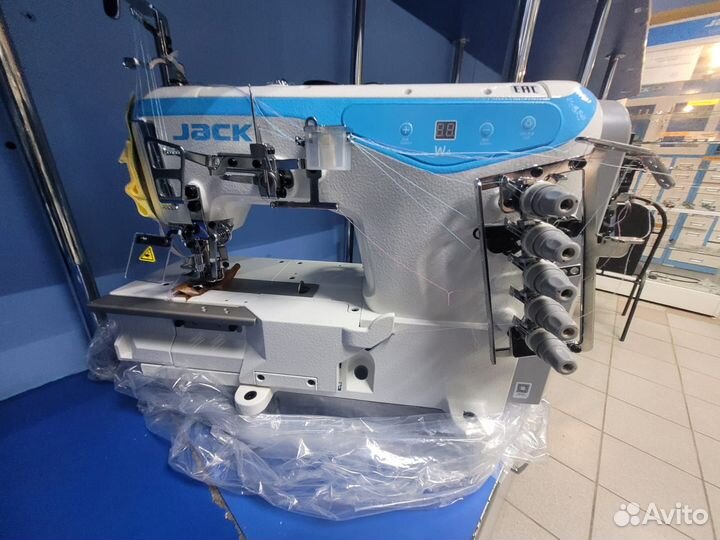 Плоскошовная машина Jack W4 D 01GB со столом
