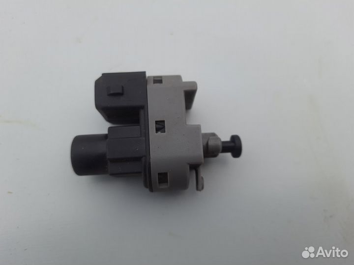 Датчик включения стопсигнала Ford Mondeo 3