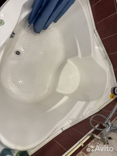 Ванная акриловая угловая