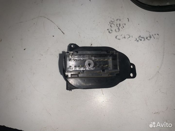 Блок управления светом Ford Focus 1