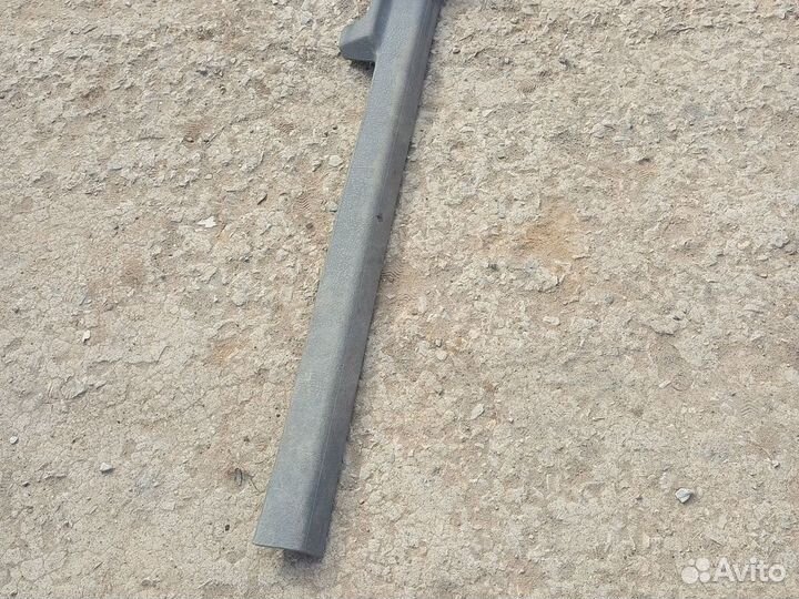 Накладка порога внутренняя левая Audi 80 B3