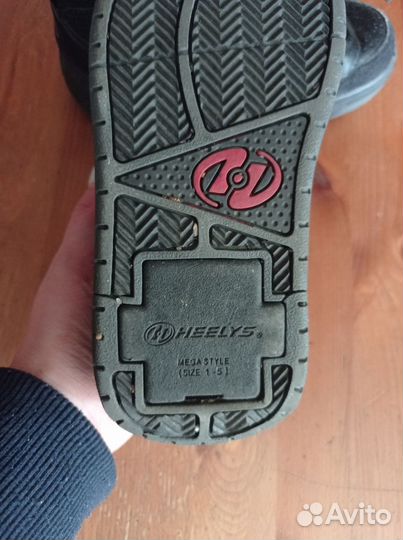 Кроссовки на роликах Heelys детские