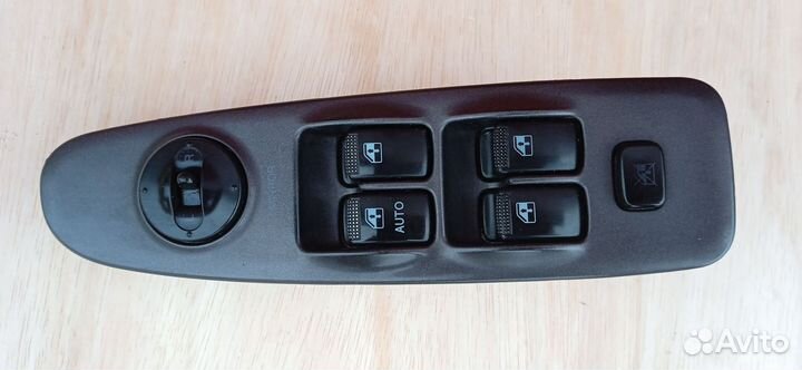 Блока управления стеклоподъемниками Hyundai Elantr