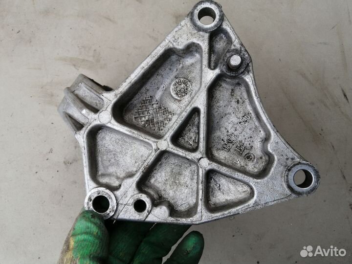 Кронштейн полуоси для Citroen Xsara 2000-2005