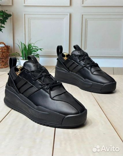 Новый Кроссовки Adidas Y3