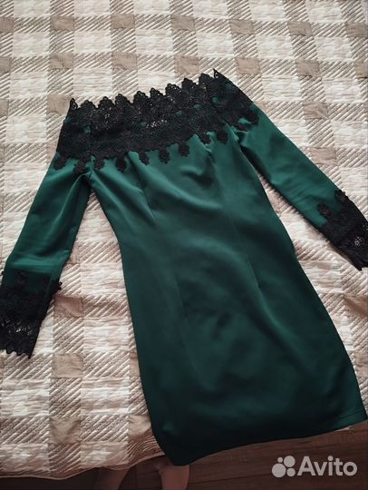Платье изумрудное 44
