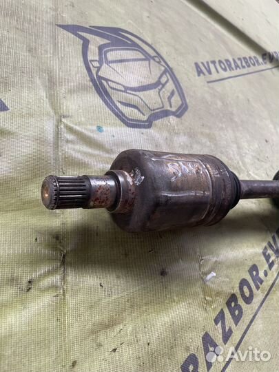 Привод передний правый Mercedes w211