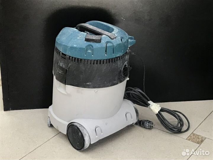 Строительный пылесос Makita VC2512L