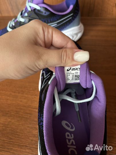 Кроссовки женские asics