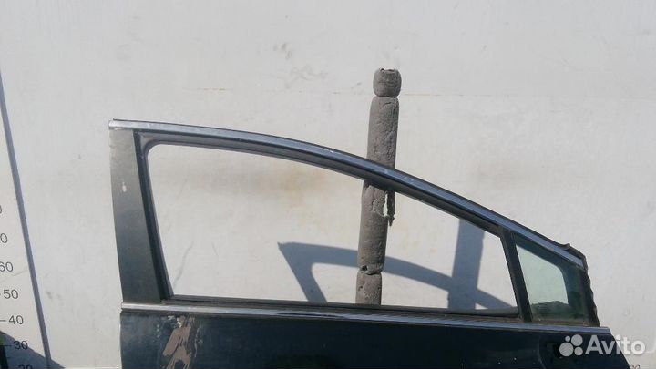 Дверь передняя правая Toyota Avensis