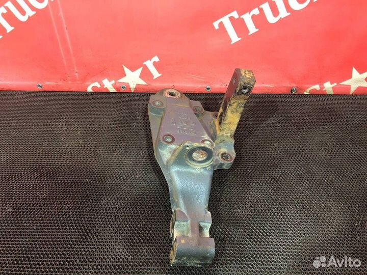Кронштейн передней рессоры левый Daf XF105