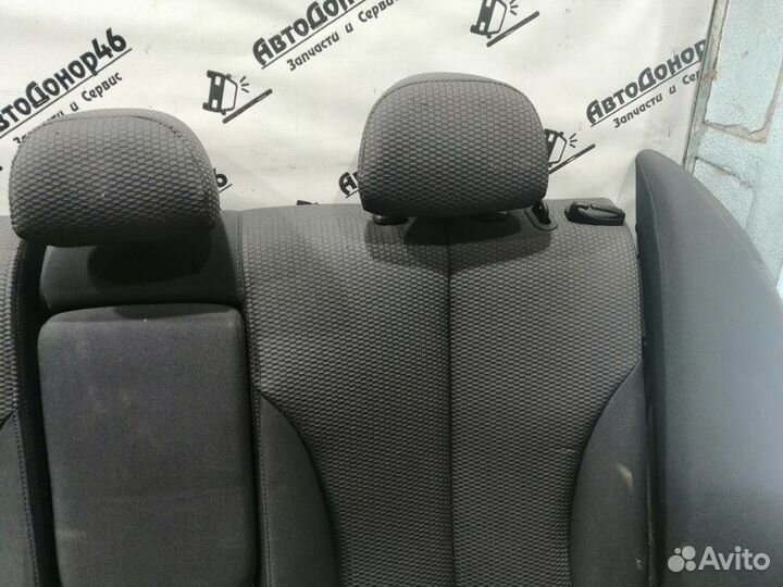 Сиденье заднее Nissan Tiida C11 седан