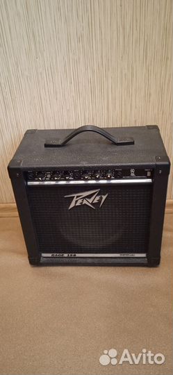 Гитарный комбоусилитель