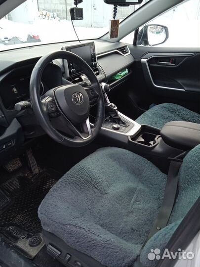 Toyota RAV4 2.5 AT, 2019, 47 000 км