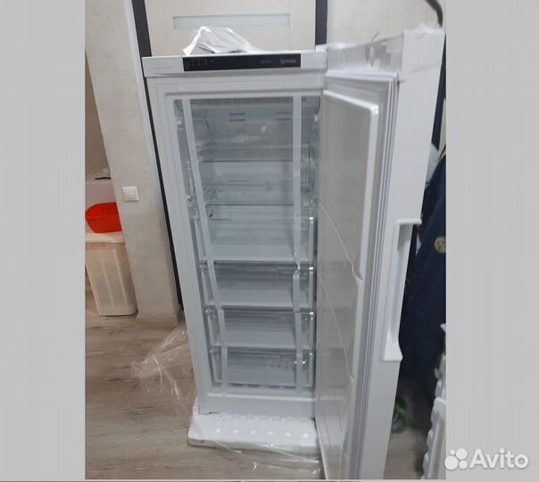 Морозильная камера indesit DFZ 4150.1, (No Frost)