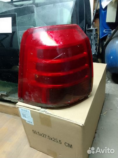 Фонарь задний левый Toyota Land Cruiser 200