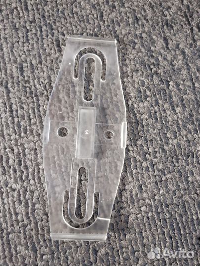 Крепление автомобильных номеров