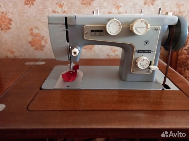 Швейная машинка Подольск 142