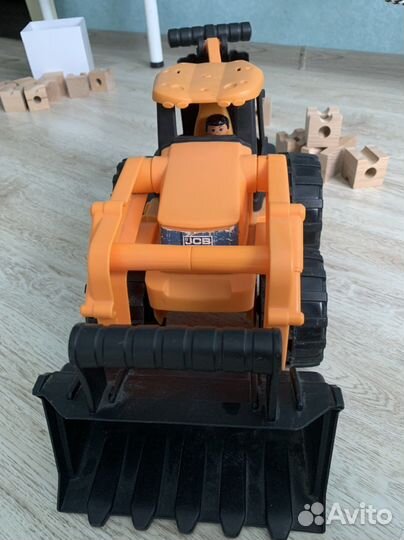 Игрушка JCB Экскаватор-погрузчик гигантский