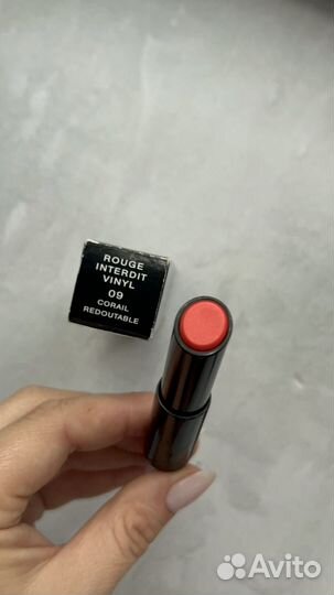 Помада givenchy Rouge Interdit Vinyl