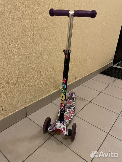 Самокат трехколесный