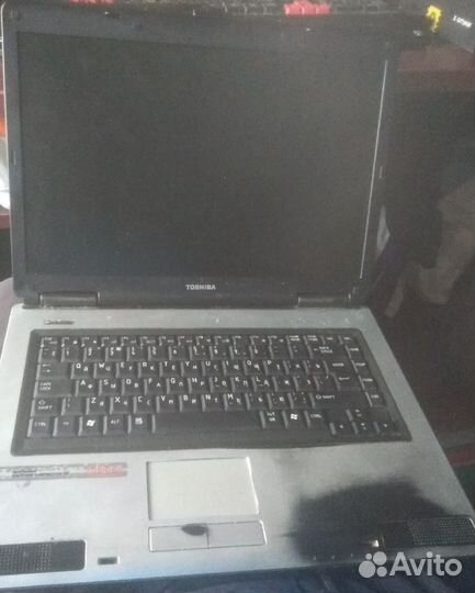 Ноутбук toshiba Satellite L40-139