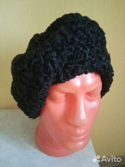 Шапка меховая из каракуля женская