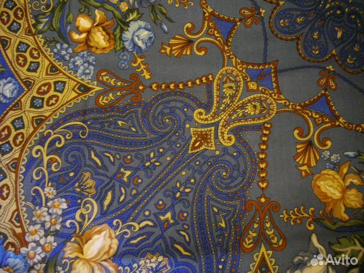 Павловопосадская шаль и платок