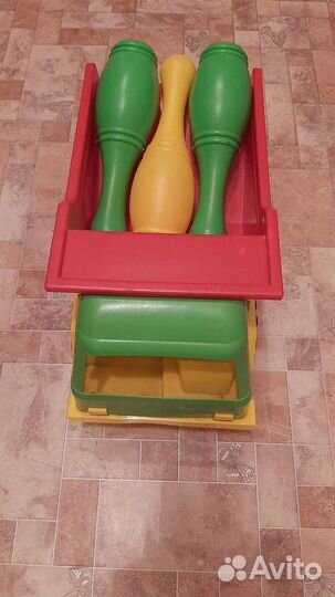 Машина с кеглями