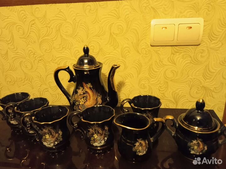 Не хватает 1чашки, скол на крышке чайника