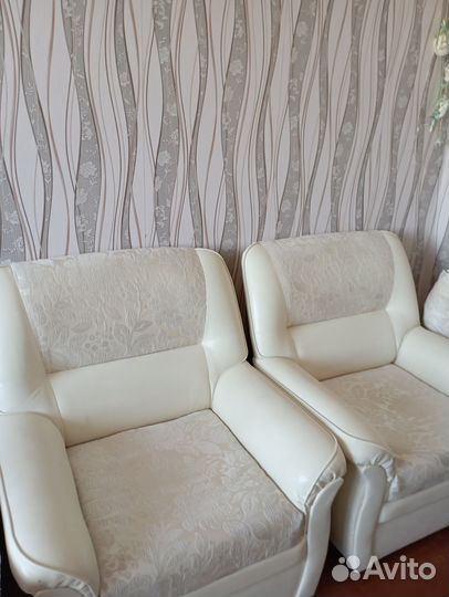 Диван и 2 кресла бу в хорошем состоянии