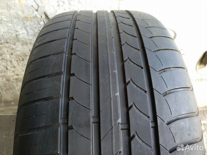 Goodyear EfficientGrip 275/40 R19 101Y