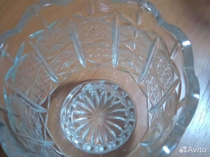 Хрустальная ваза
