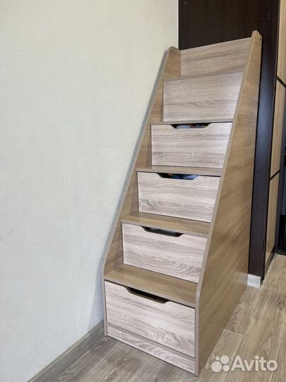 Двухъярусная кровать домик с лестницей комод