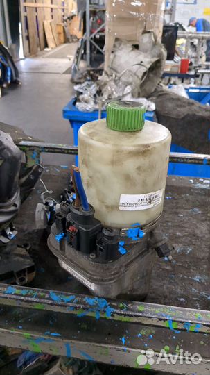 Насос усилителя руля Volkswagen Polo, 2011